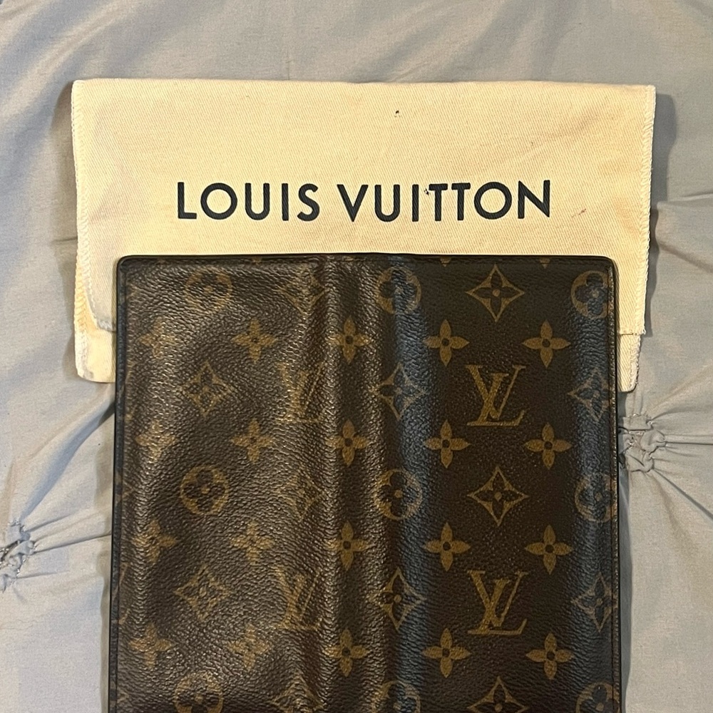 Brazza Wallet Authentic Louis Vuitton
